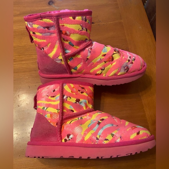 UGG Classic Mini Tiger Flower Women size 8 taffy pink multicolor sequins - Picture 2 of 14